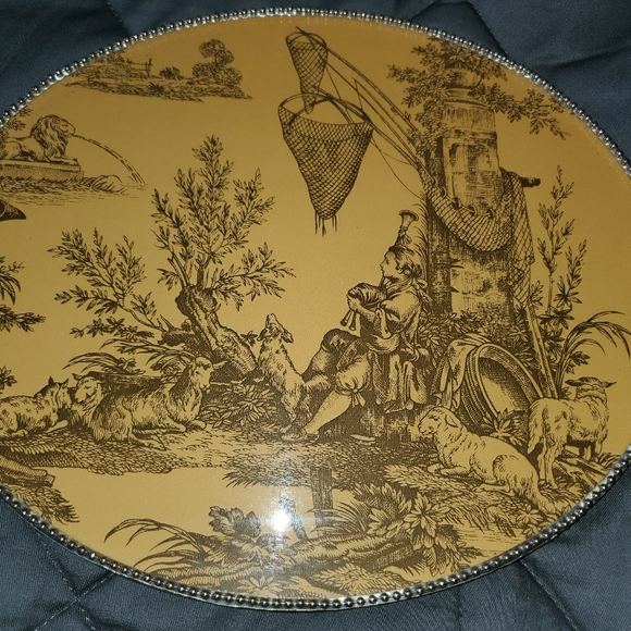 Set of 2 Maha Glass Trays Signed By Artist 12 in & 9 in - Picture 4 of 9